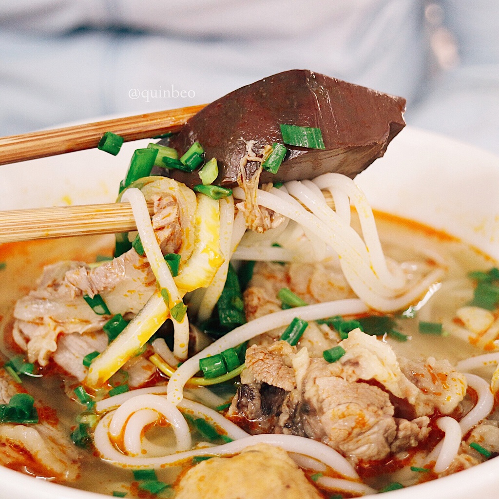 TOP 5 Saigon Street Food and Where to Find them - Bun bo hue